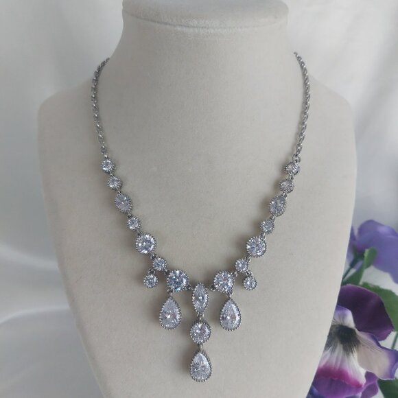 V Shape Faux Diamond Necklace Teardrop Rhinestone Art Deco Sparkly Shiny Fancy - Picture 1 of 6